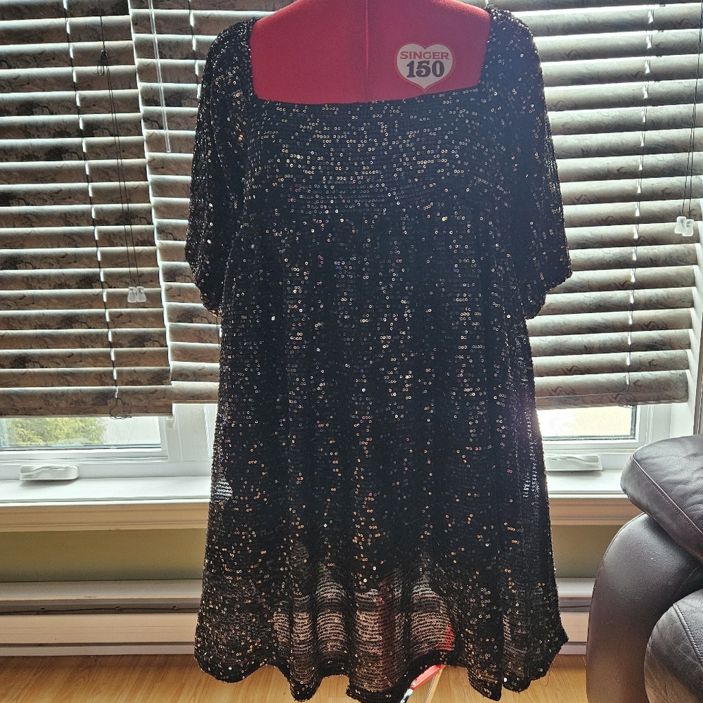 By Together Black Sequin Embellished Babydoll Midi Dress